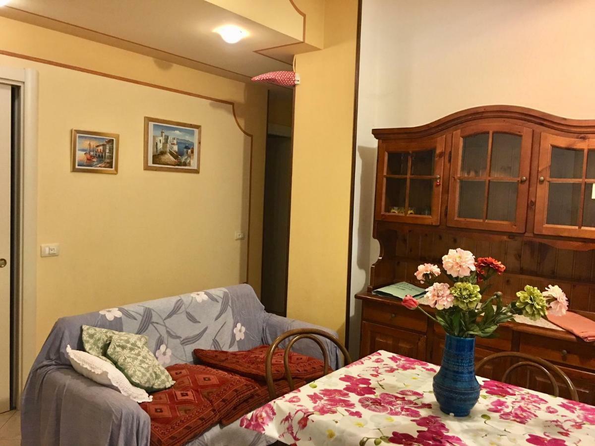 Casa Vacanza Angela Villa Бонасола Екстериор снимка